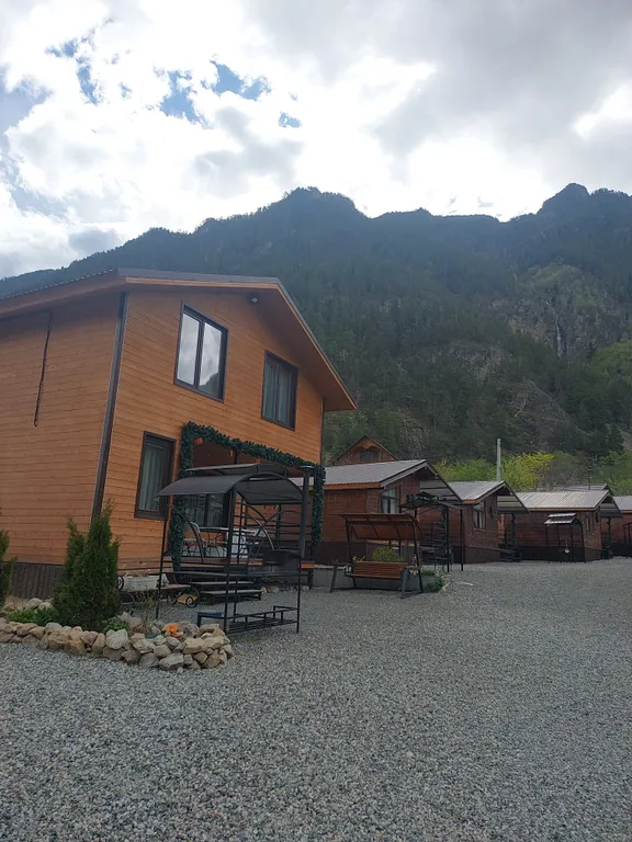 Уютный коттедж с видом на горы