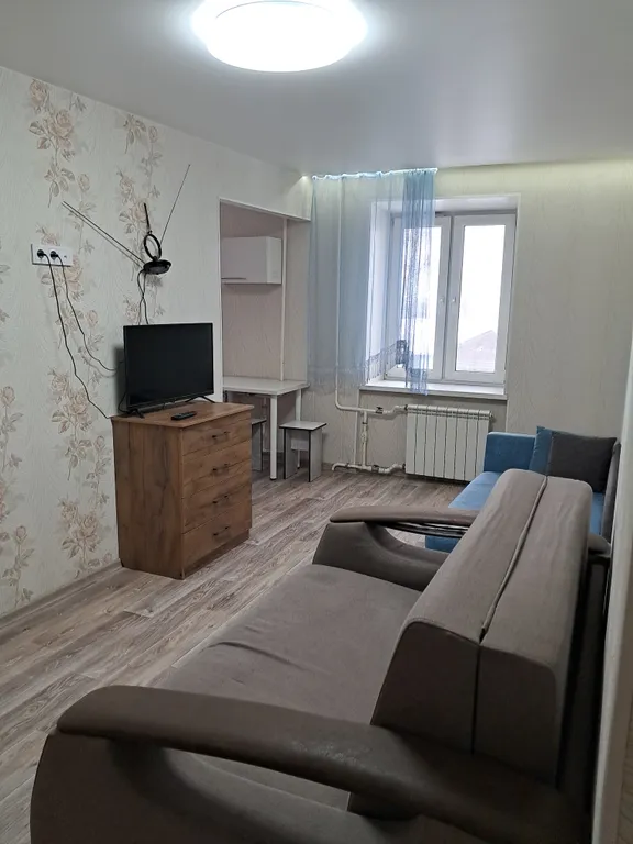 Двухкомнатная квартира недалеко от въезда в город со свежим ремонтом