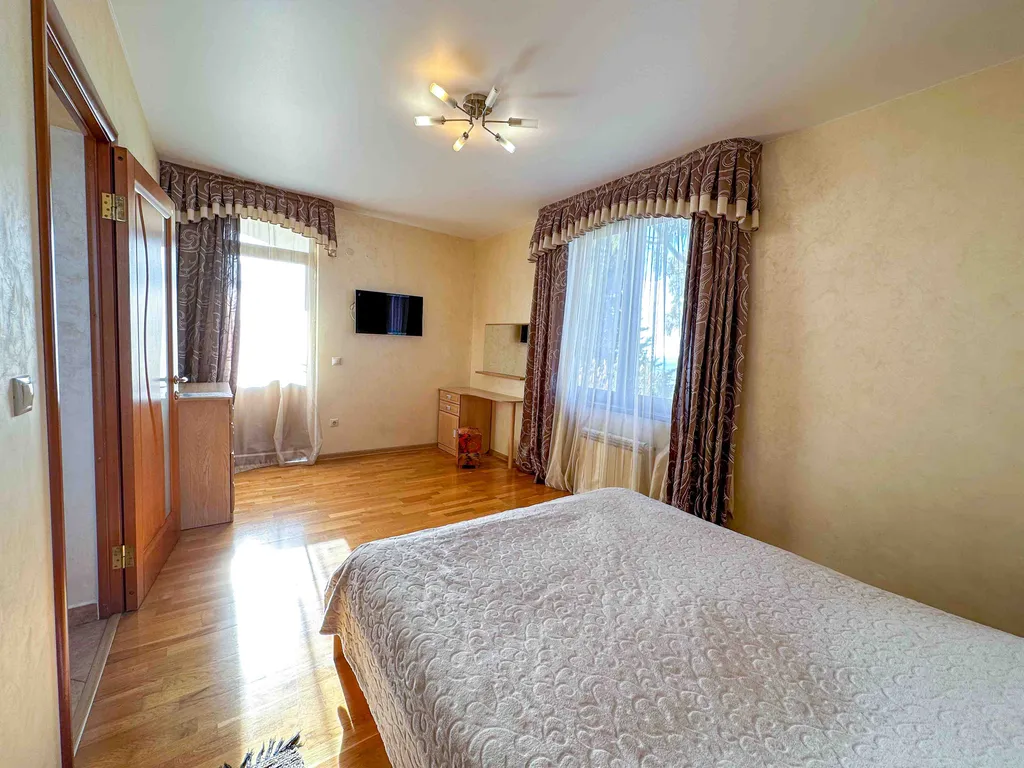 Квартира 3-комнатная Квартира — Адлер