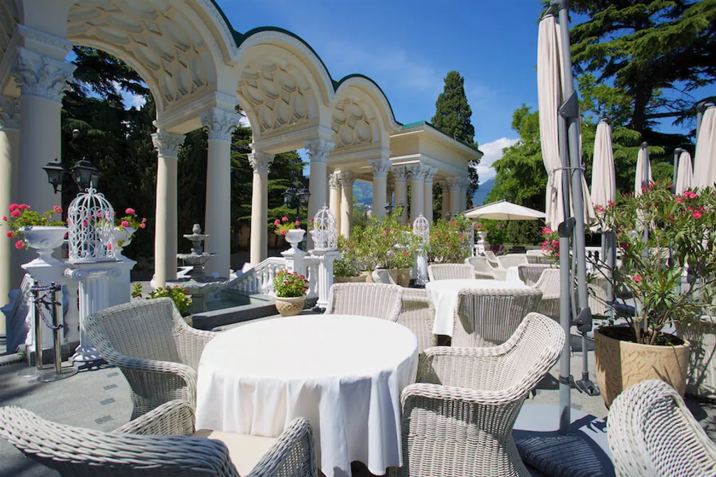 Студия у моря с видом на горы и парк