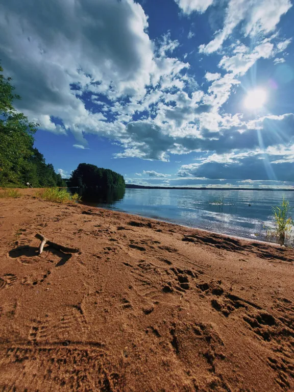 Уютный дом с прекрасным видом на лес и озеро