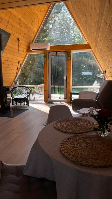 Треугольный дом с баней и купелью вблизи Несвижа