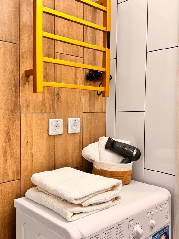 Милая студия с дизайнерским ремонтом