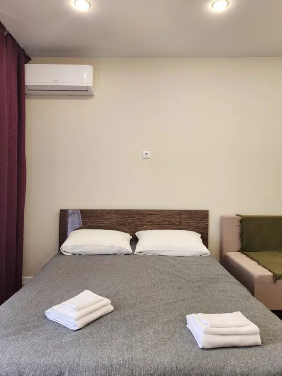 Просторная студия с балконом