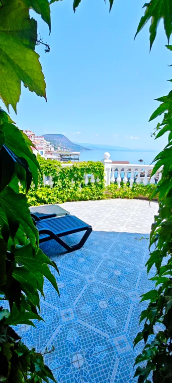 Гостевой номер с видом на море двухкомнатный