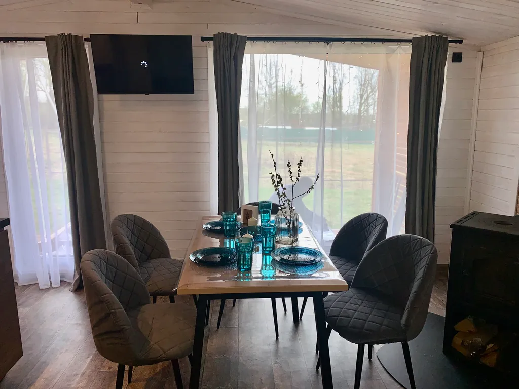 Семейная дача с сауной и камином