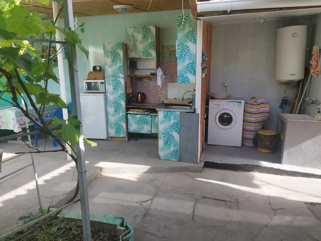 Дом возле набережной