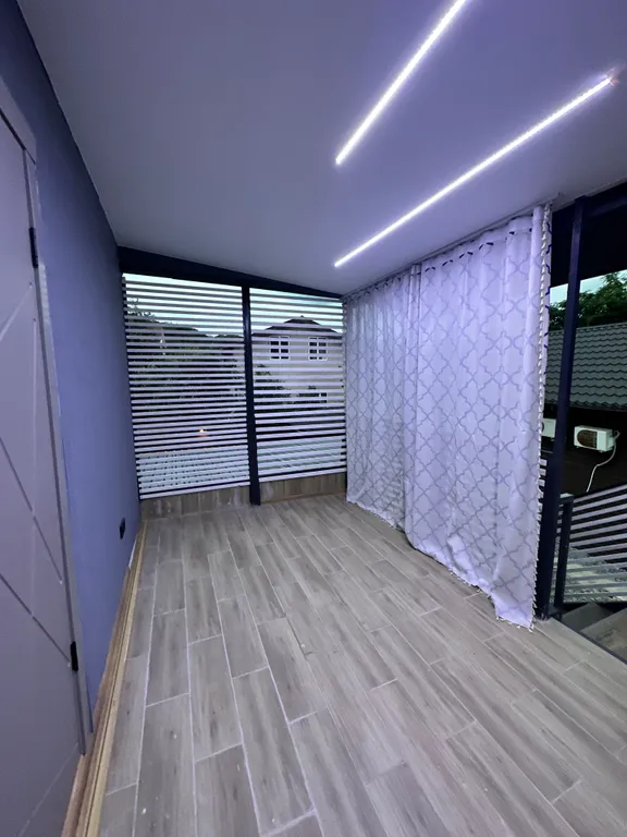 Уютный дом с бассейном и печью