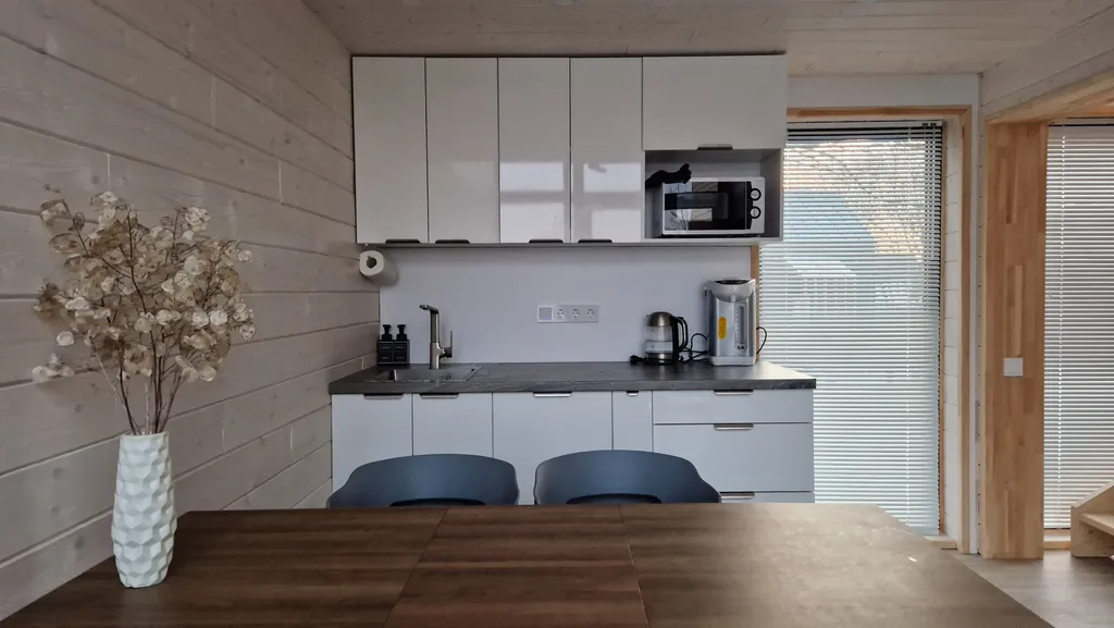 Коттедж Маврикий с сауной и видом на озеро