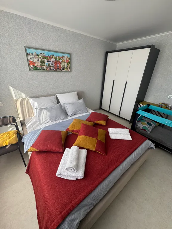 Трёхкомнатная квартира для семей с детьми и малышами