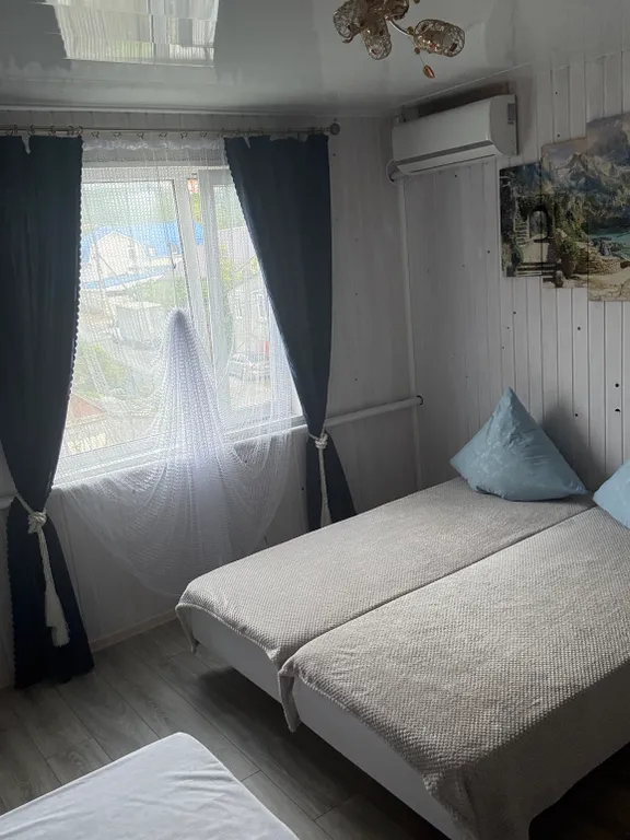 Номера в центре посёлка для семейного отдыха для большой компании