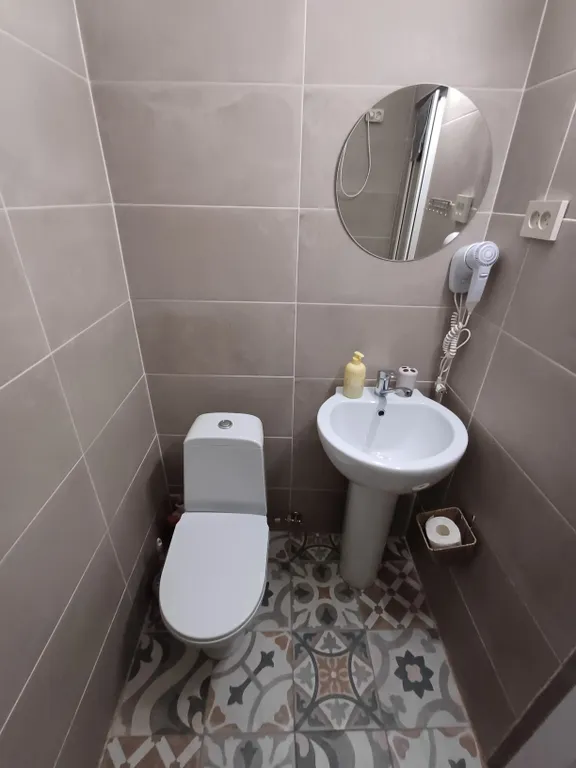 Коттедж Новый апарт-домик с выходом на уютный балкон в 5 минутах от моря — Сухум