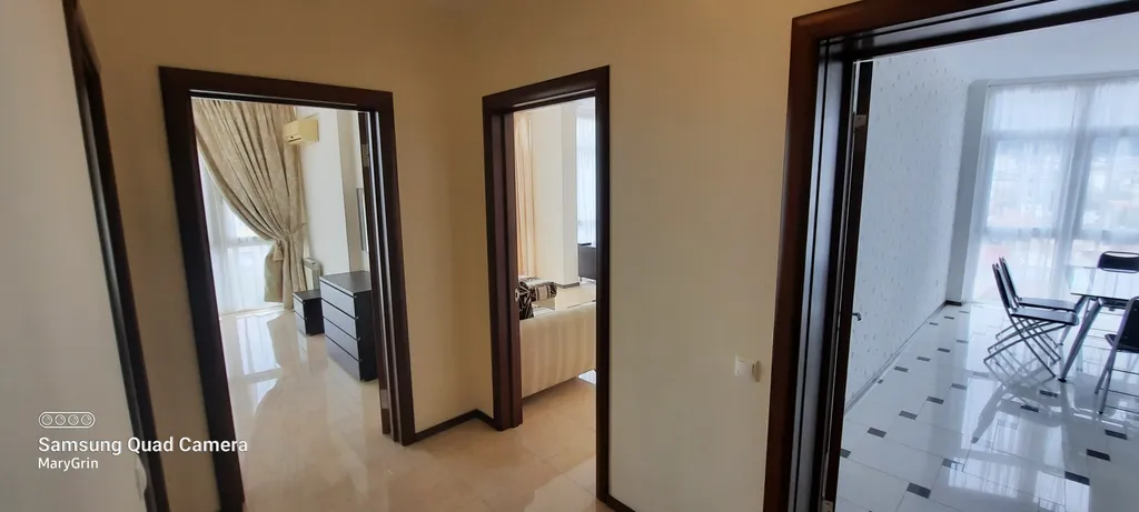 Двухкомнатные апартаменты в центре города с панорамным видом на море