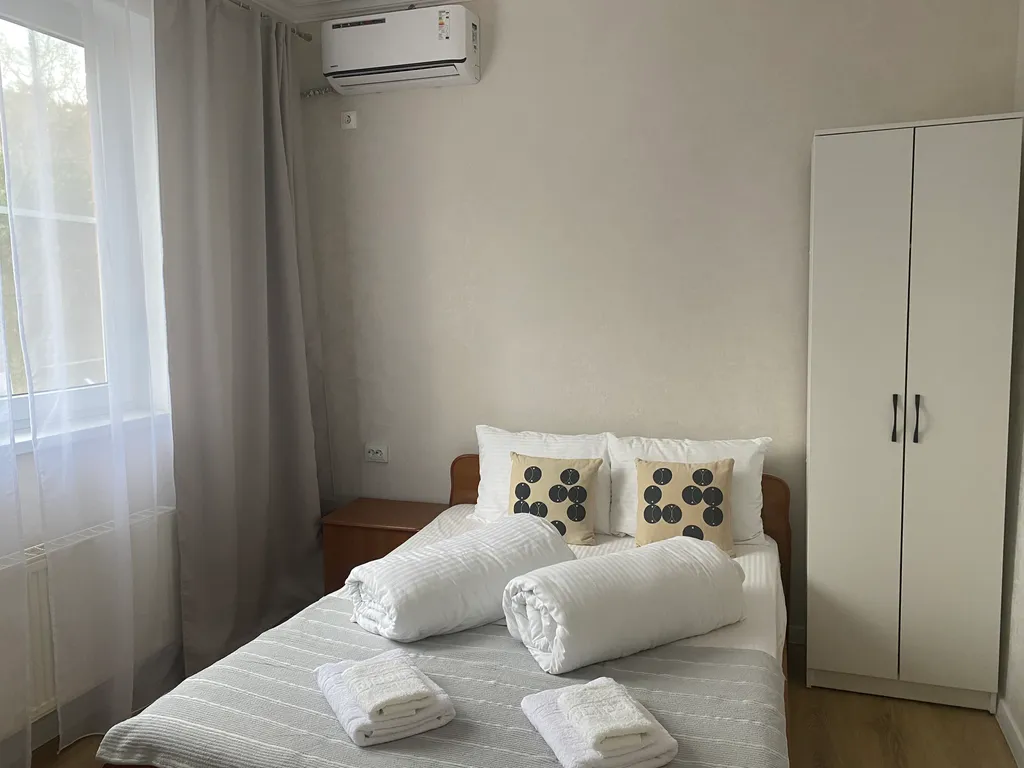 Квартира Квартира Эконом с большой кроватью и личной ванной комнатой рядом с номером — Геленджик