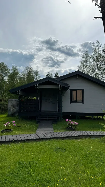 Просторный коттедж в окружении леса – идеальное место для отдыха