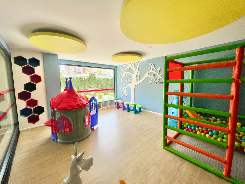 Стильные апартаменты в центре у пляжа Клеопатра