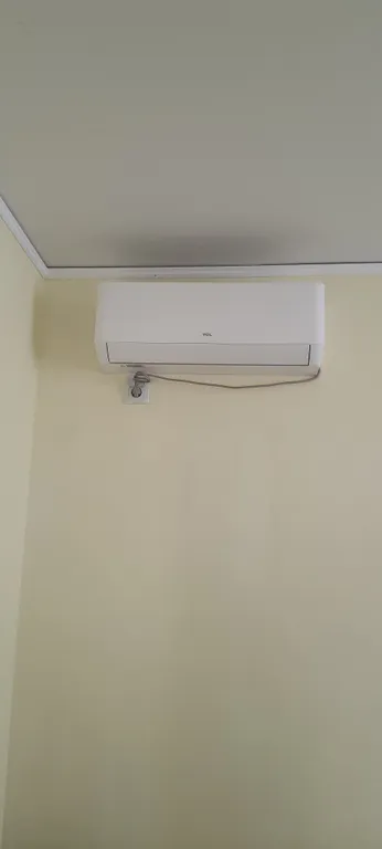 Небольшой дом на берегу Каспийского моря