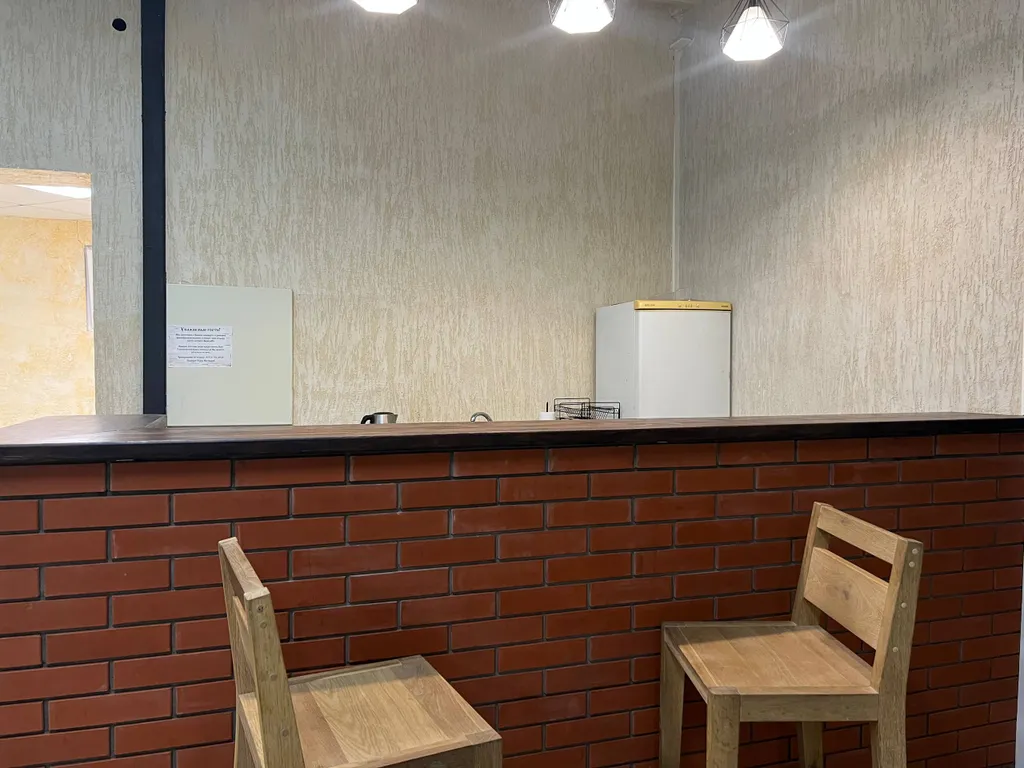 Уютное место отдыха для большой веселой компании с танцполом и баром