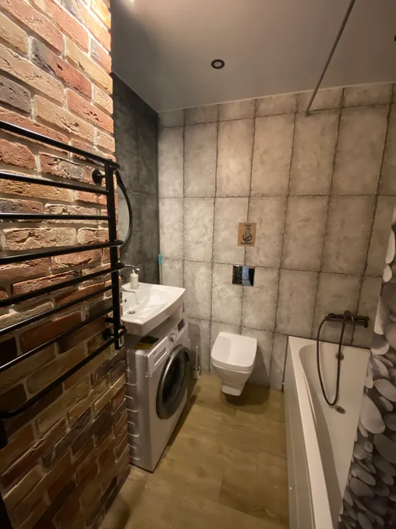 Уютная студия с дизайнерским ремонтом