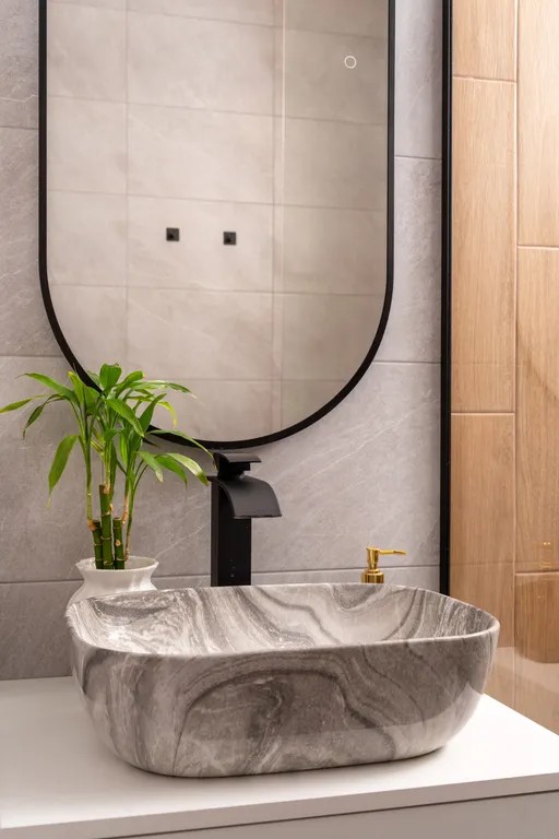 White line 26 — светлая дизайнерская квартира возле парка