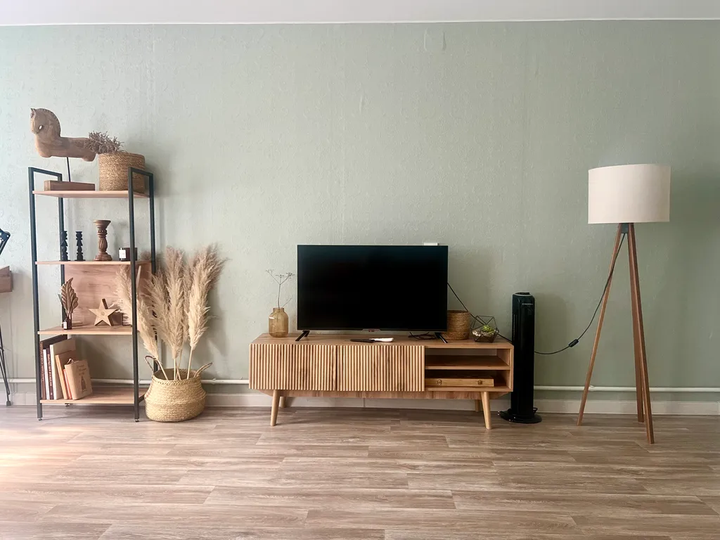 Дом Под Покровом на тихой улице с видом на монастырь