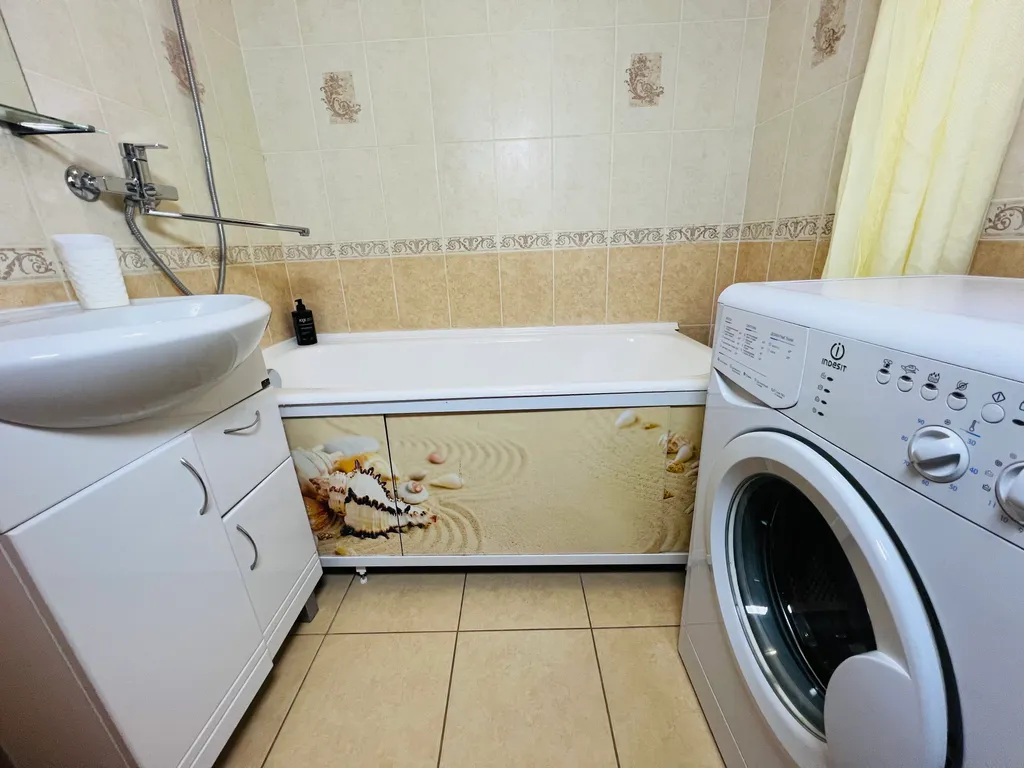 1-комнатная квартира в деловом и историческом центре города с новогодней елкой