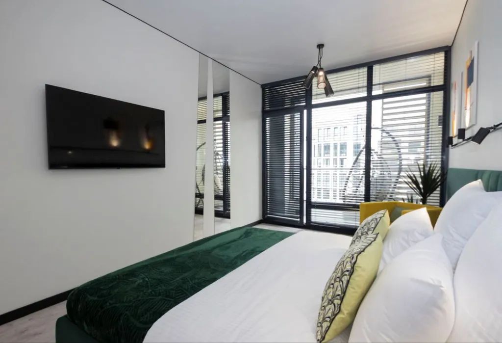 К. Малевич люксовый апартамент с выходом к Морю