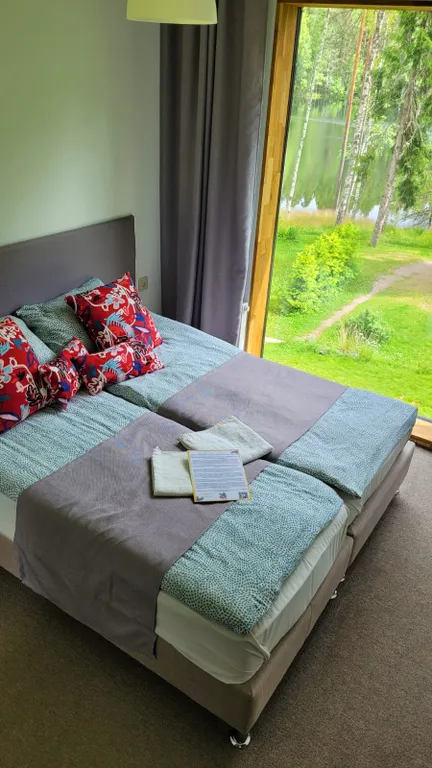 Brusnika village коттедж с видом на озеро