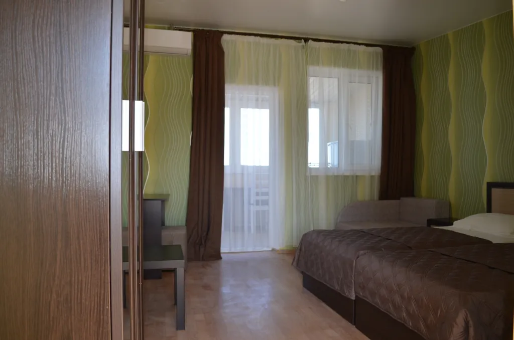 Комната с видом на море со всеми удобствами и отдельным входом