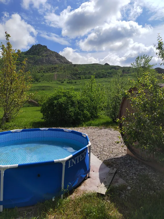 Коттедж Уютный домик с баней и большой территорией — Винсады