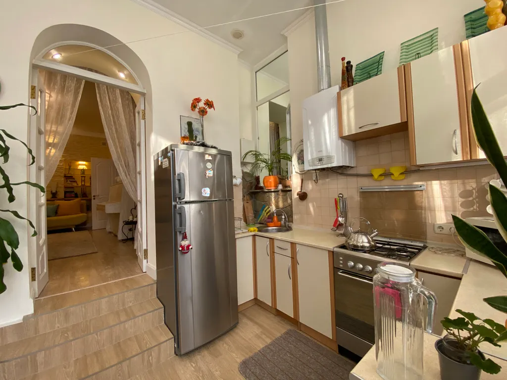 Двухкомнатная квартира возле набережной Ялты