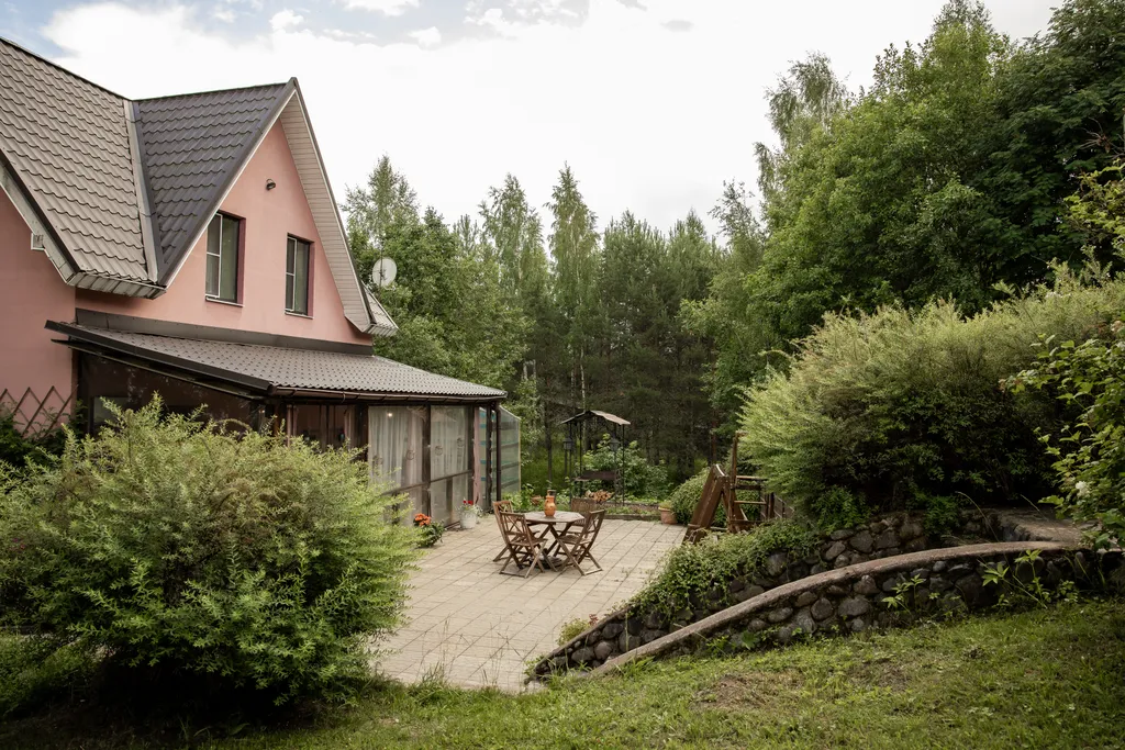 Розовая дача в Грузино