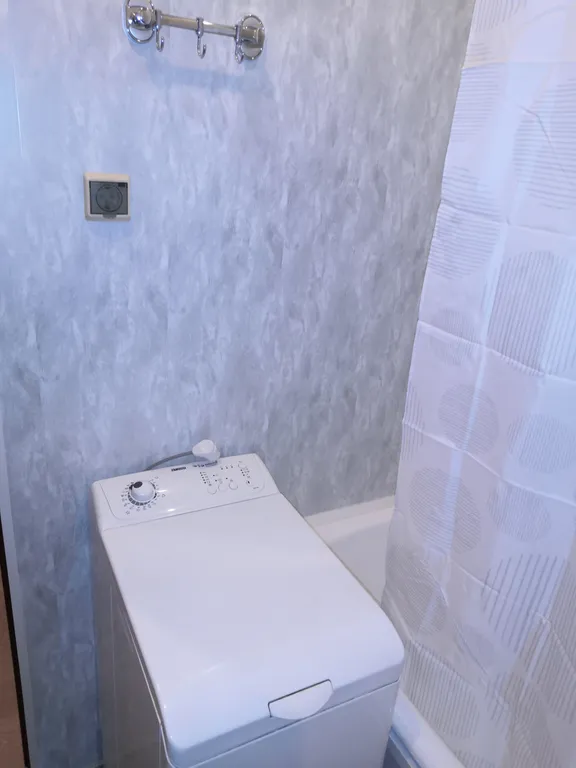 Однушка у склона