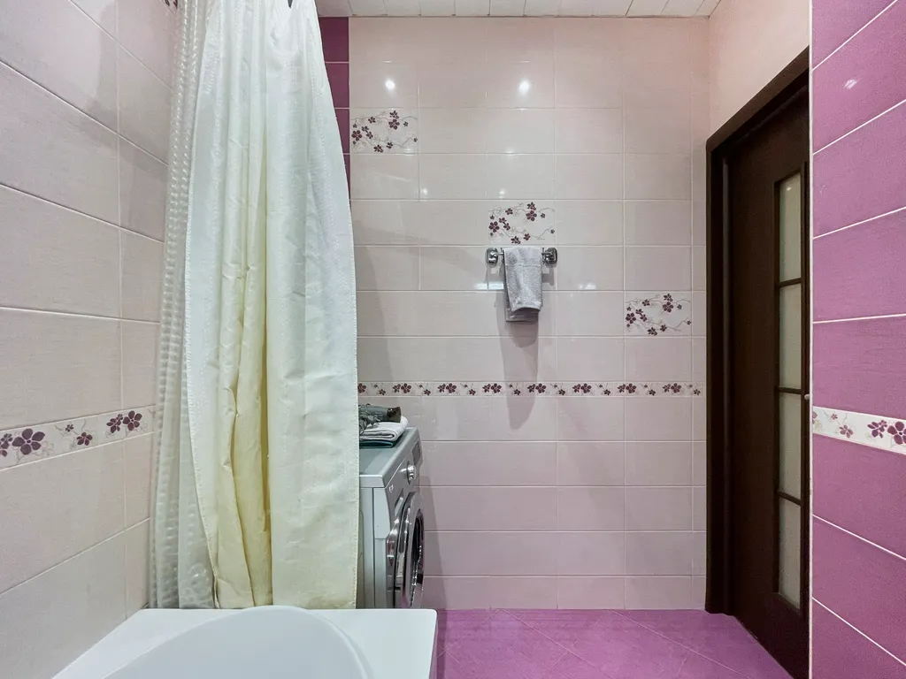 Шикарная 2-комнатная квартира с раздельными комнатами и балконом