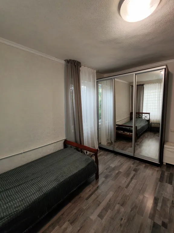 Дом возле моря, центр