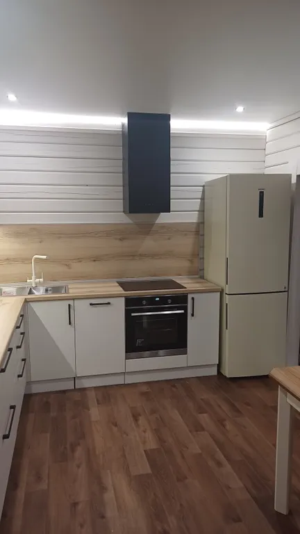 Коттедж Дом с видом на озеро и фруктовый сад — Луга