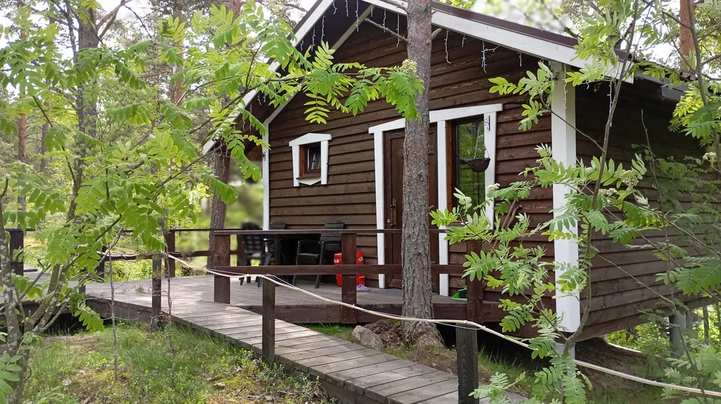 Коттедж на скале