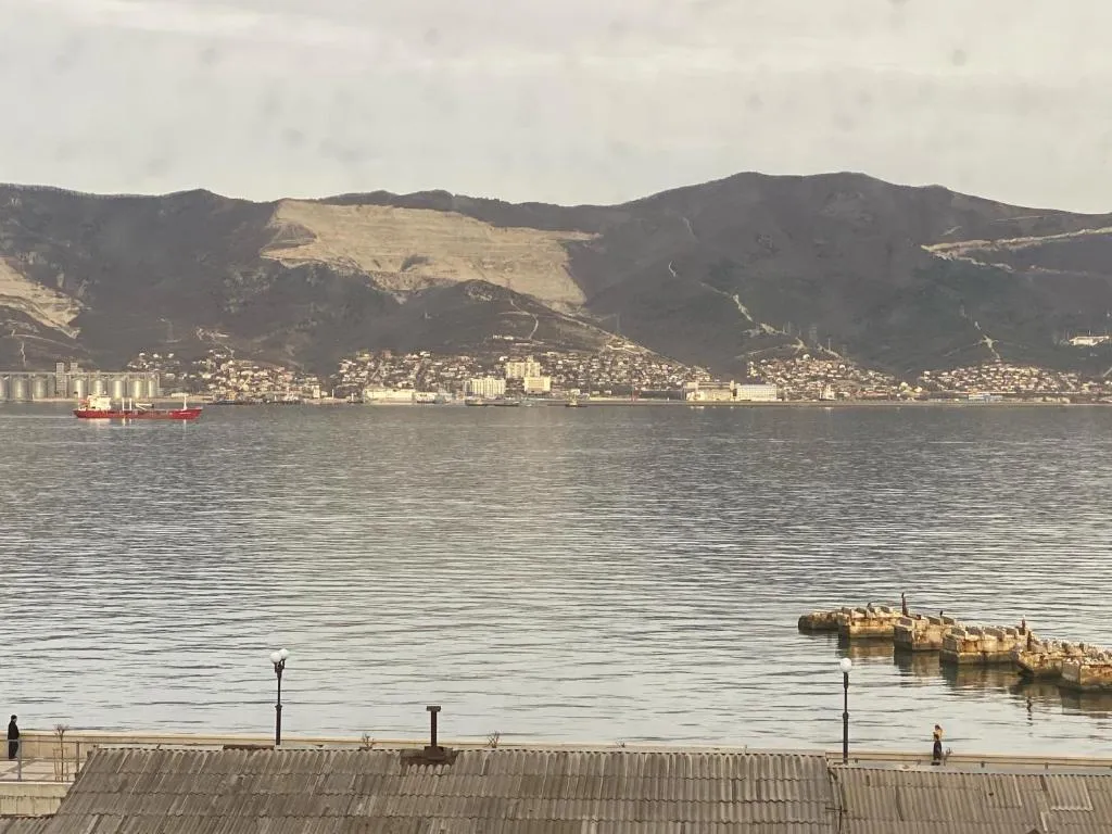 Квартира Апартаменты с видом на море и закрытой парковкой — Новороссийск