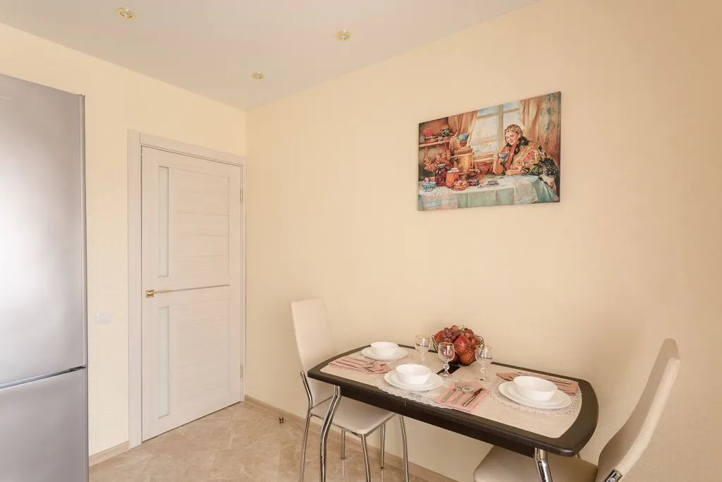 Уютные люкс апартаменты Каролина в новом доме в теплых тонах