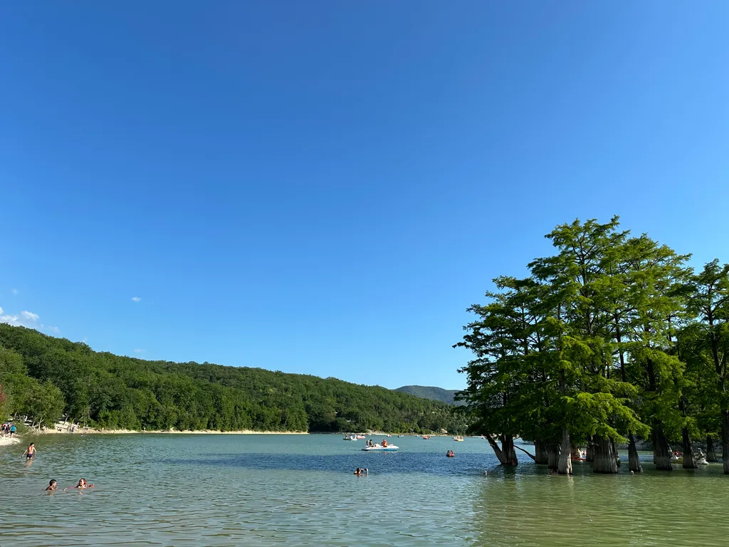 Апартаменты с видом на детскую площадку ЖК Резиденция Утриш