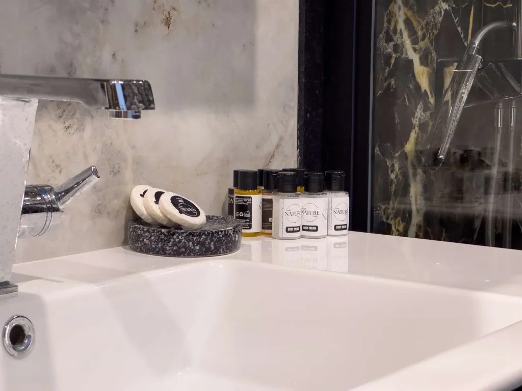 Azura World E с премиум инфраструктурой