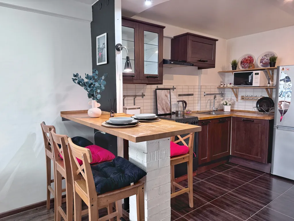 Видовая квартира-студия рядом с вокзалом и тц март