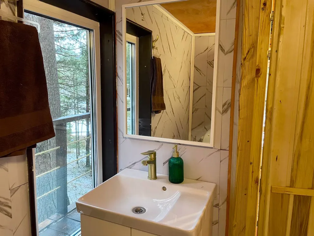 Дом панды среди елей до 3-х человек