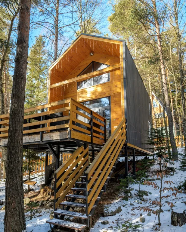 Коттедж Барнхаус III с видом на хвойный лес — Архыз