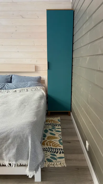 Gray дом в стиле барнхаус с видом на лес