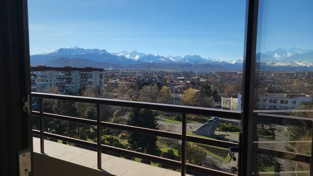 Апартамент с видом на горы