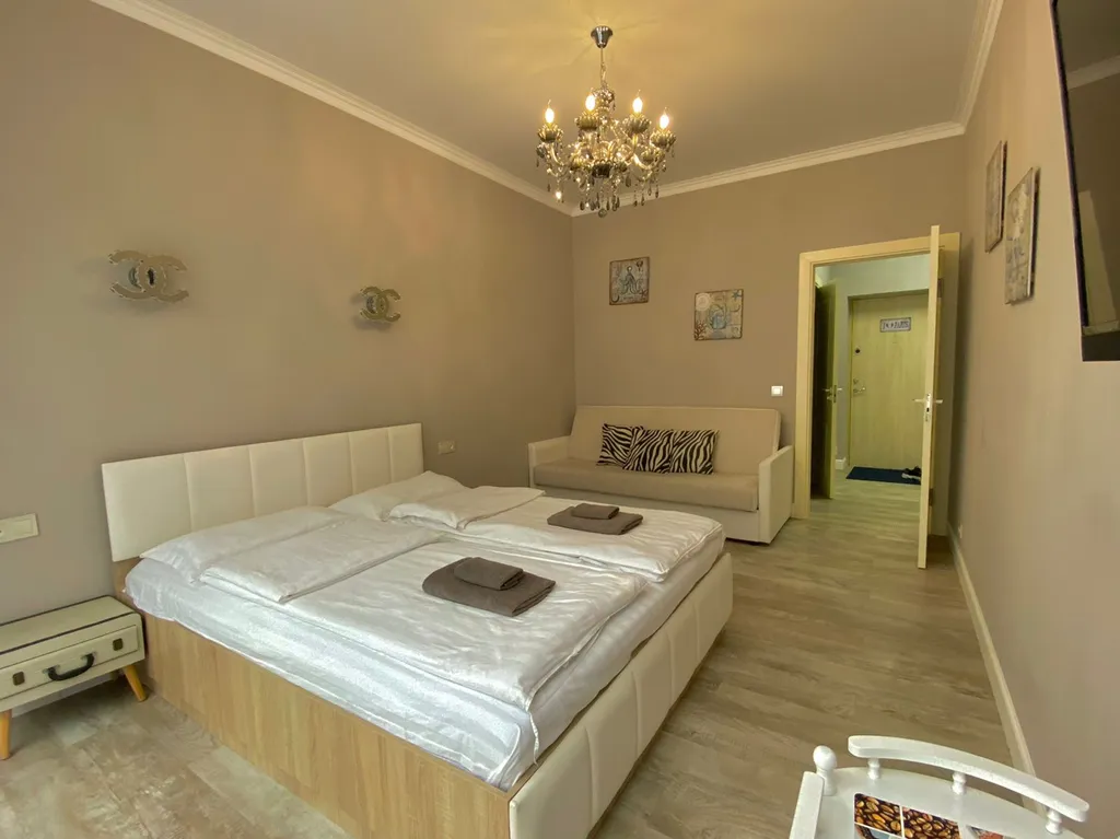 Светлые апарты с собственной террасой у самого моря