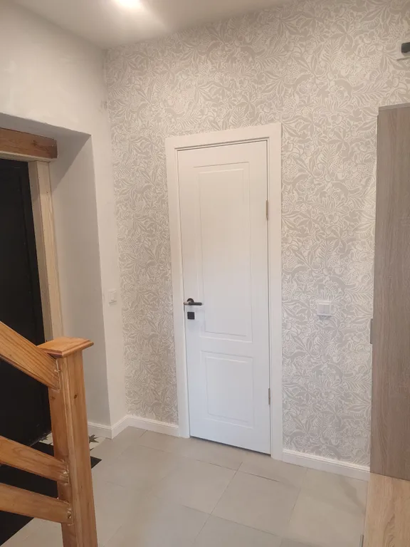 Дом с камином, красивой беседкой  большой территорией недалеко от моря