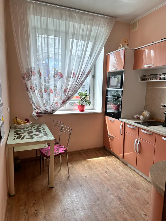 Просторная, солнечная 3-х комнатная квартира с евроремонтом