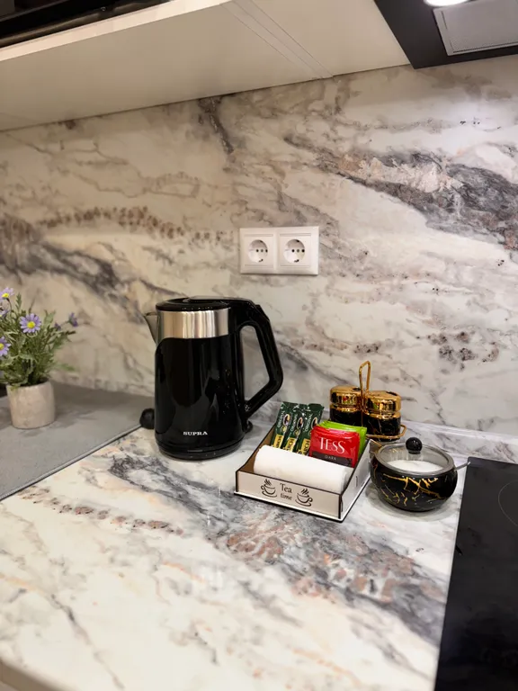 Современная студия в бежевых тонах в Люберцах